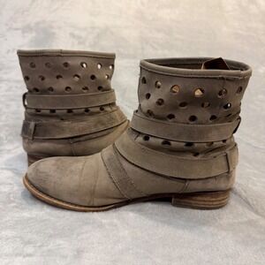 Vero Cuoio Taupe Leather Perforated Buckle Moto Ankle Boots Made in Italy 37